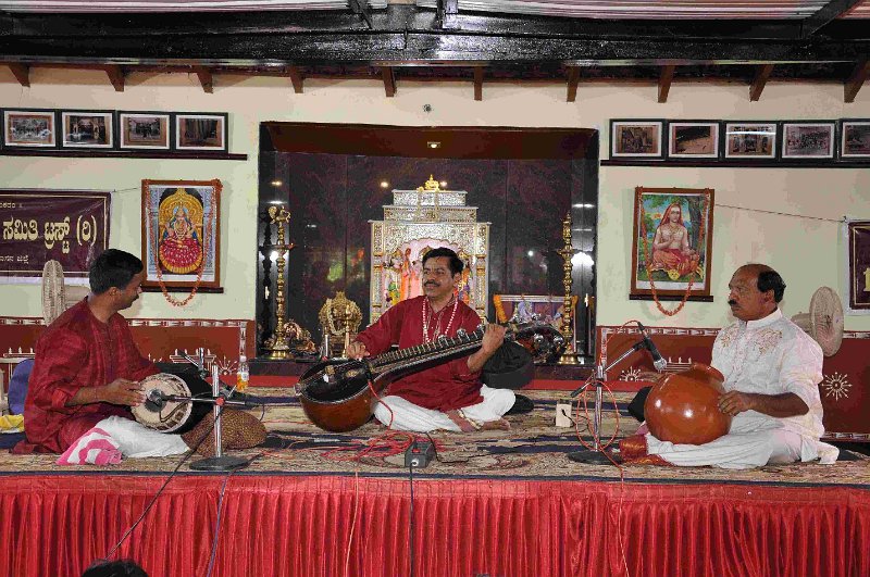 021 - Vid R K Padmanabha(Veena) - Vid Renuka Prasad - Vid Dayananda Mohite.JPG